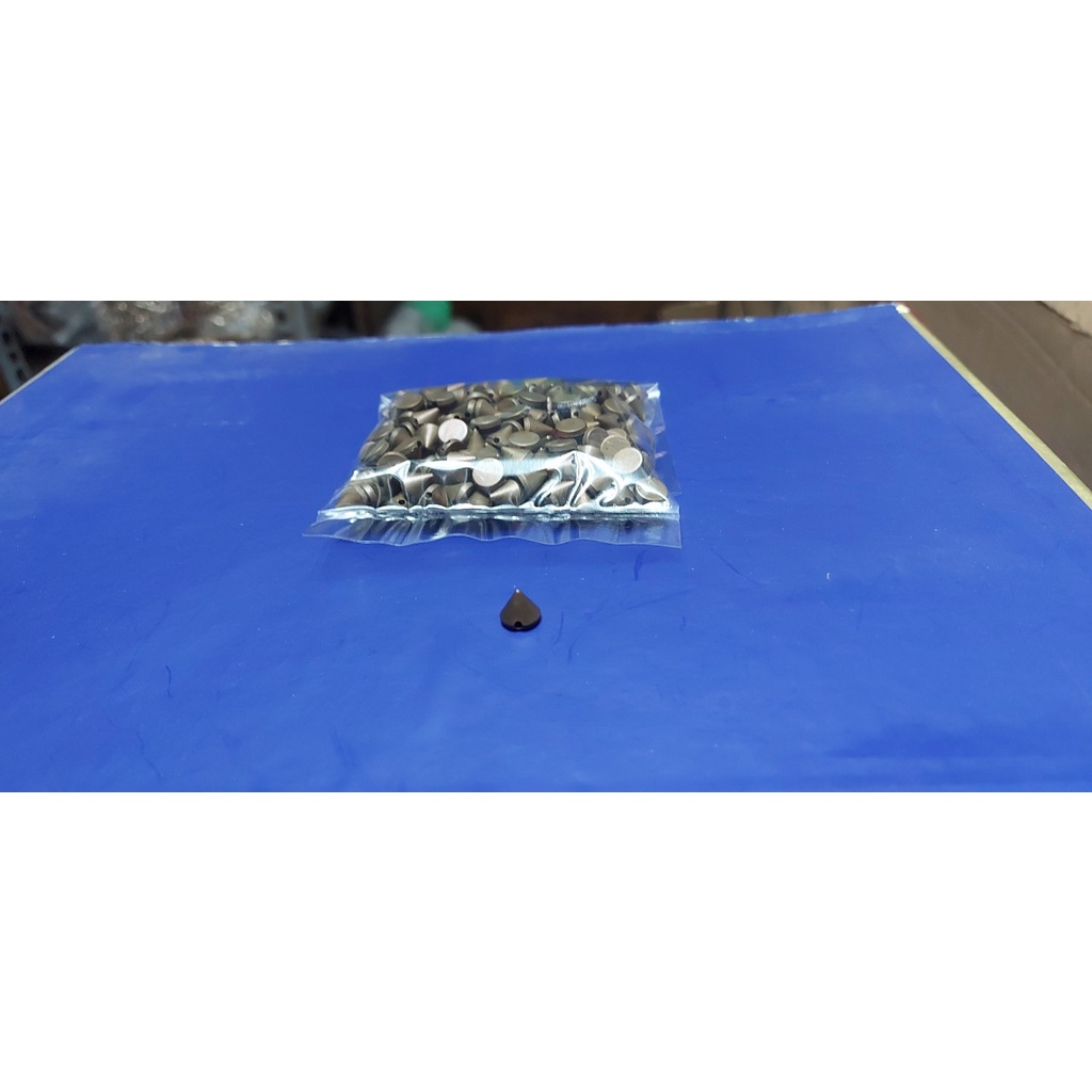 Đinh hình nón bằng nhựa kết cườm trang trí handmade đồ da, giày dép, quần áo,...