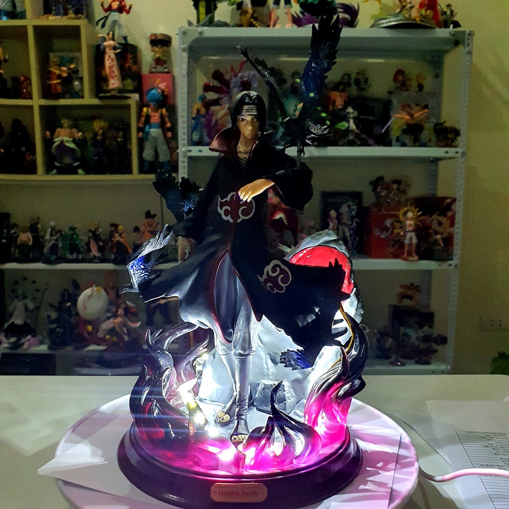 Mô hình Itachi Có bản LED siêu đẹp, có 5 quạ, có hộp màu, cao 25 cm