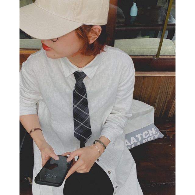 Caravat mix áo Moé