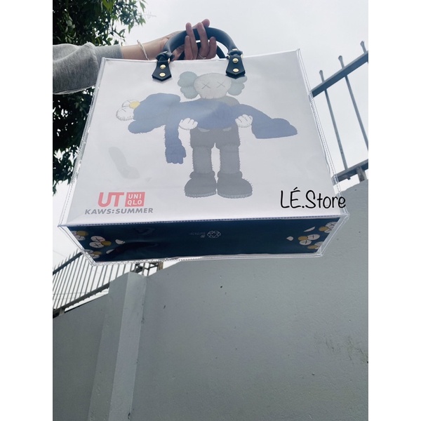 Túi giấy custom hai con gấu bế nhau