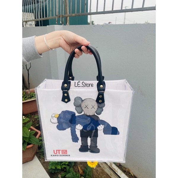 Túi giấy custom hai con gấu bế nhau