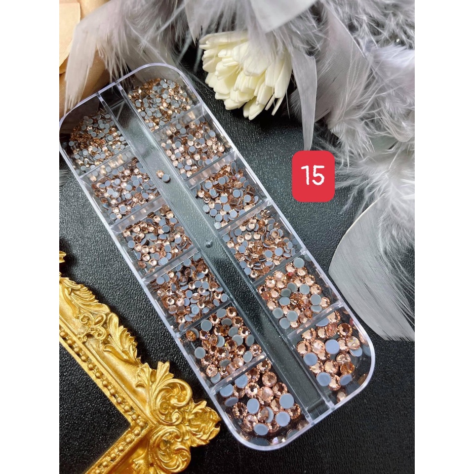 Đá chân keo khay màu trắng, 7 màu YHB 1500 viên