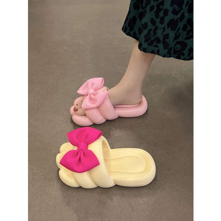 Dép bánh mì chiếc nơ đáng yêu mang dép bên ngoài