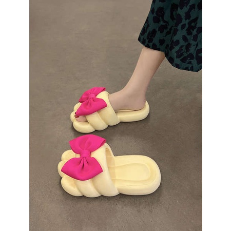 Dép bánh mì chiếc nơ đáng yêu mang dép bên ngoài