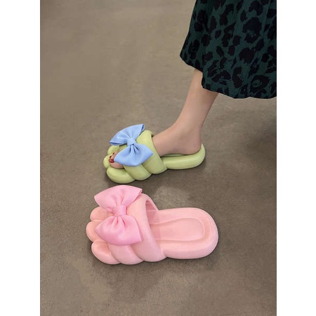 Dép bánh mì chiếc nơ đáng yêu mang dép bên ngoài