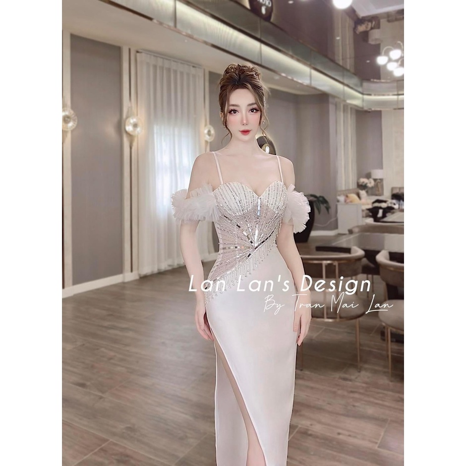 Đầm rớt vai . KÈm hình chụp thật 100%. SIze dưới 54kg vừa. ĐƠn giản mà đẹp. Mua nhanh kẻo hết nha mấy chế