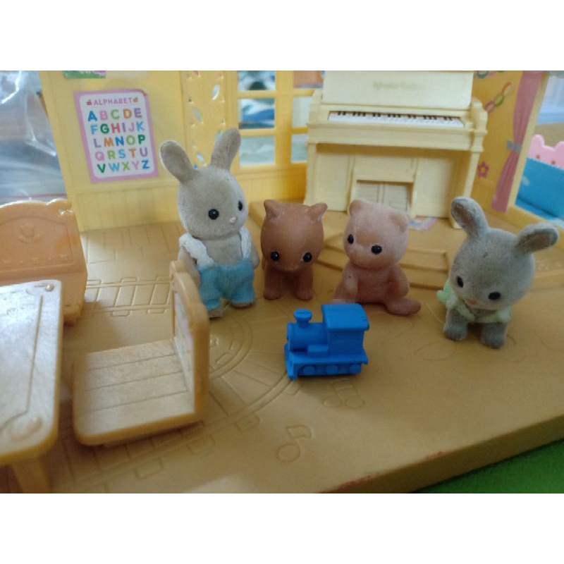 thanh lý nhà trẻ Sylvanian Families