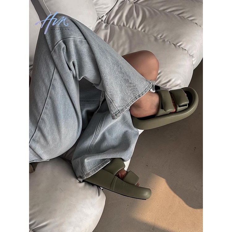 Dép Sandal Đế Dày Phong Cách Mới Mùa Hè 2023 Dễ Phối Đồ Cho Nữ