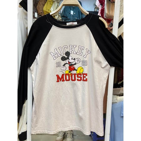 Áo thun trắng tay ráp lăng màu đen mickey