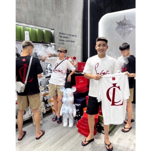 Áo Phông Nam Nữ Premium Cotton In Chữ Louboutin Logo Đỏ Hai Mặt - Áo Thun Nam Nữ Form Rộng Unisex. | BigBuy360 - bigbuy360.vn