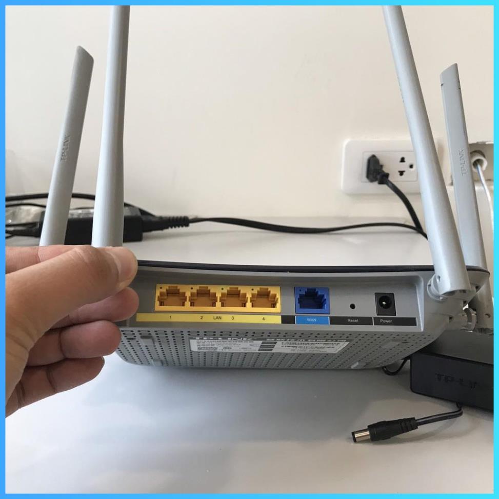 Bộ Phát Wifi 4 Râu TP-link WDR6300 - Hai băng tần AC1200