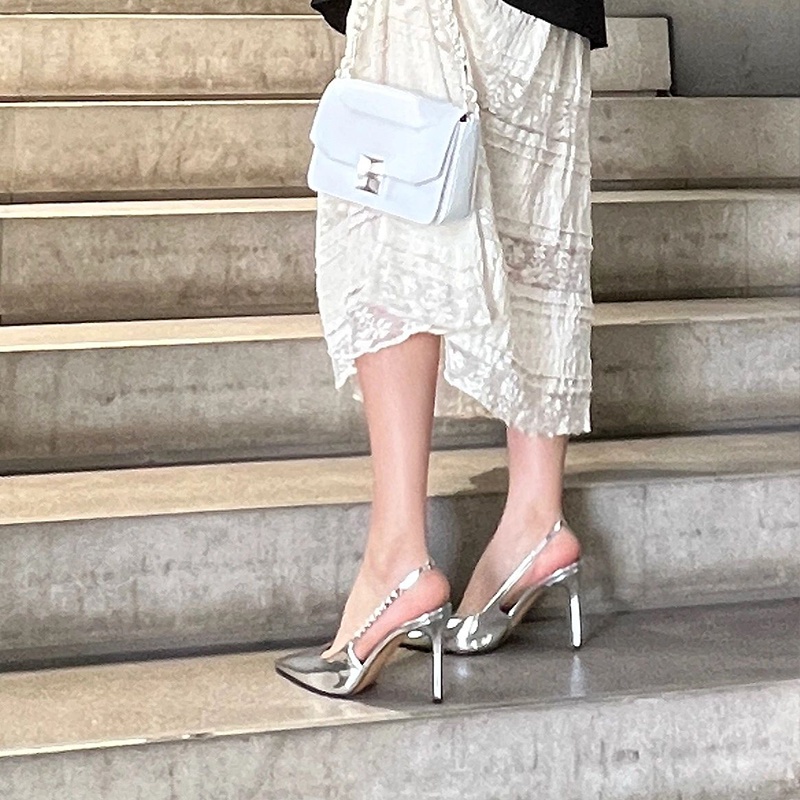 Giày Cao Gót Mũi Nhọn Bằng Da Bóng Đính Đá Màu Bạc Sang Trọng Thời Trang Cho Nữ