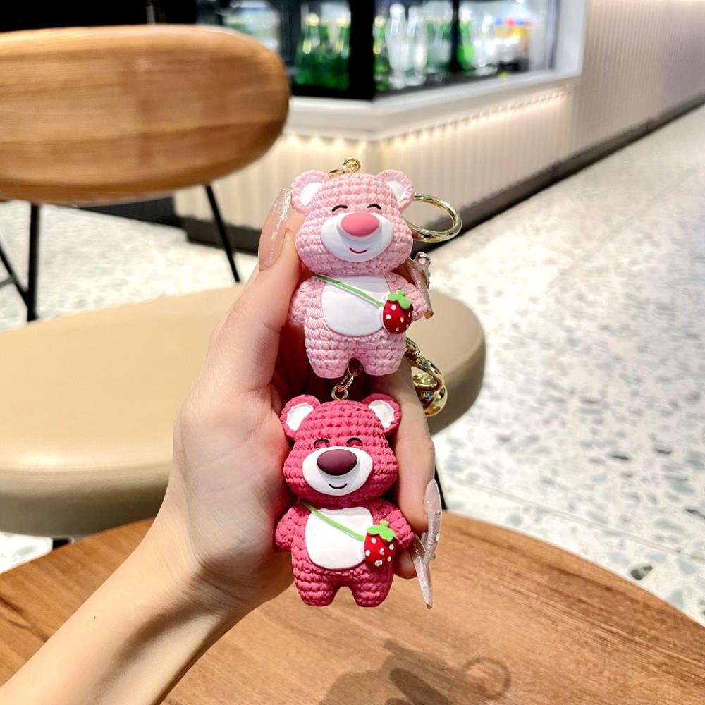 Móc Khóa Cao Cấp Gấu Dâu Hồng Đậm Kèm Dây Siêu Cute Mẫu Mới PP