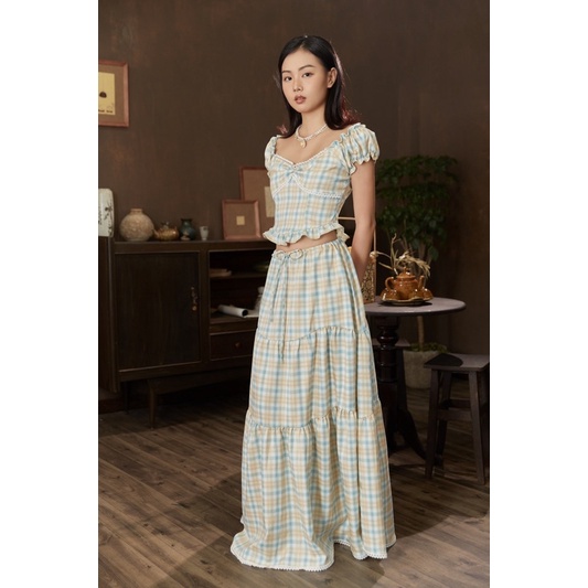 Tus- Set áo kiểu croptop tay ngắn phối ren kèm chân váy ba tầng sọc caro xanh vàng (Ba gang set)