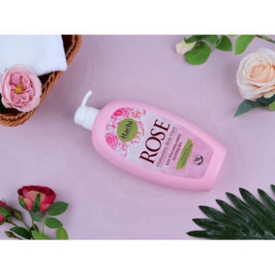 Sữa tắm hoa hồng dưỡng ẩm ROSE moisturizing body wach HAchi Vitamin B5 giúp da căng bóng mịn màng lưu hương thơm 650g