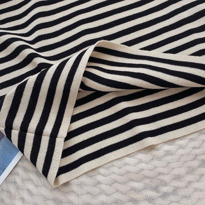 Áo Hai Dây Dáng Ngắn Ôm Sát Họa Tiết Kẻ Sọc Trắng Đen Thời Trang Mùa Hè Cho Nữ