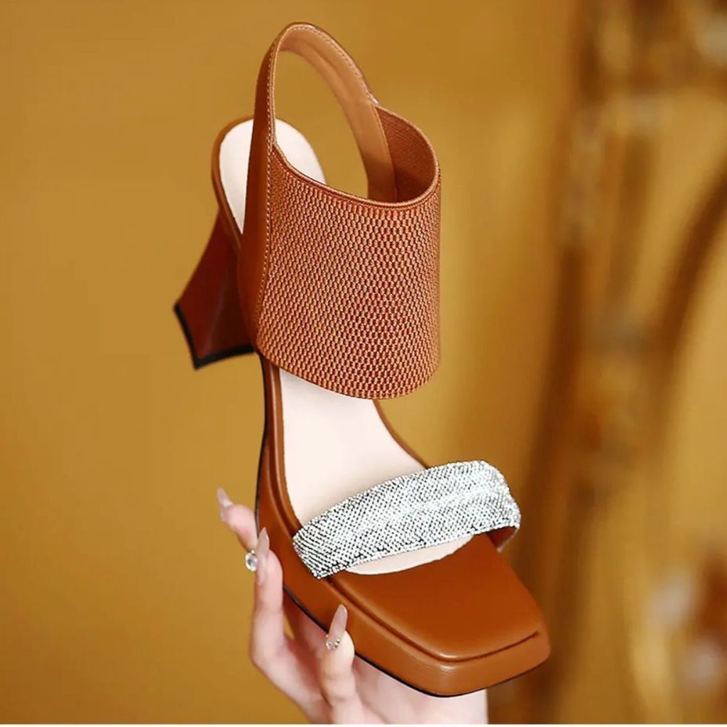 Sandal Cao Gót Hở Ngón Mũi Vuông Đính Đá Thiết Kế Mới Thời Trang Mùa Hè 2023 Phong Cách Âu Mỹ Cho Nữ