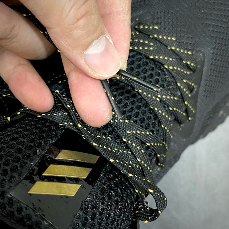 Giày thể thao Alpha 18 Đen chấm vàng cao cấp