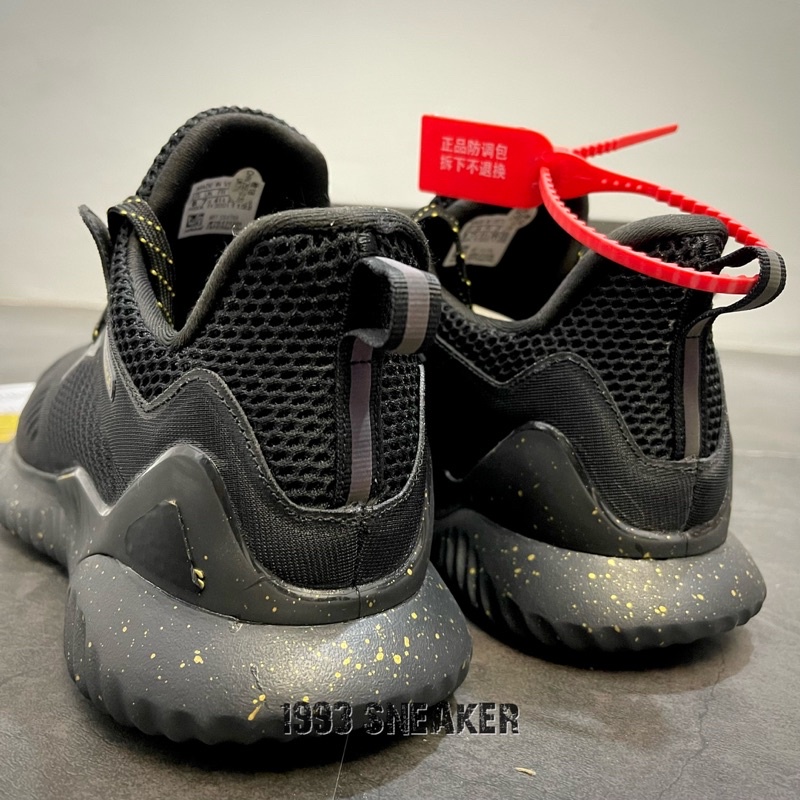 Giày thể thao Alpha 18 Đen chấm vàng cao cấp