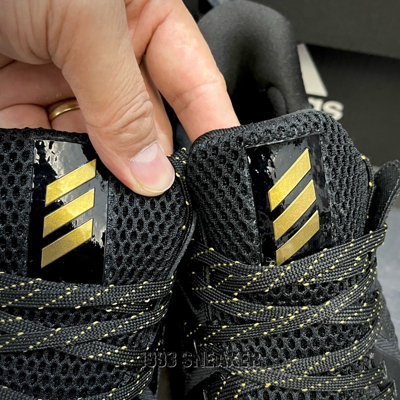 Giày thể thao Alpha 18 Đen chấm vàng cao cấp