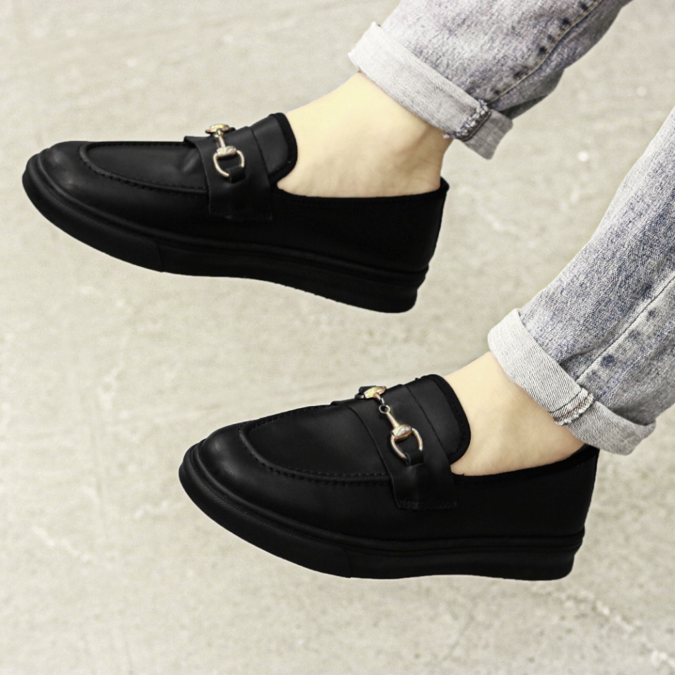 Giày lười nam cao cấp, slipon nam da thật 100% Xoăn Shop có đai kim loại D08 màu đen