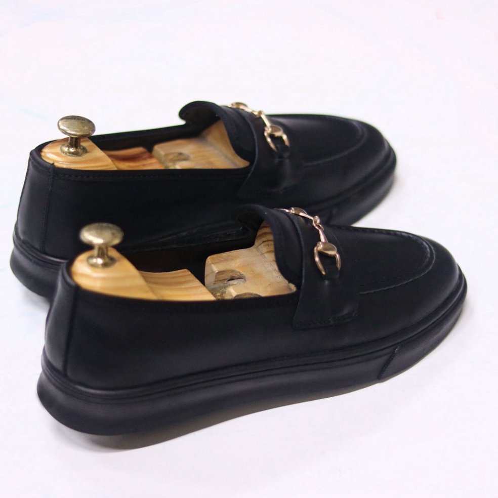 Giày lười nam cao cấp, slipon nam da thật 100% Xoăn Shop có đai kim loại D08 màu đen