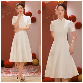 Đầm trắng cổ áo dài form dài