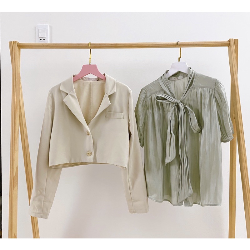 Áo sơ mi cột nơ Tyribee màu xanh pastel mới 100%
