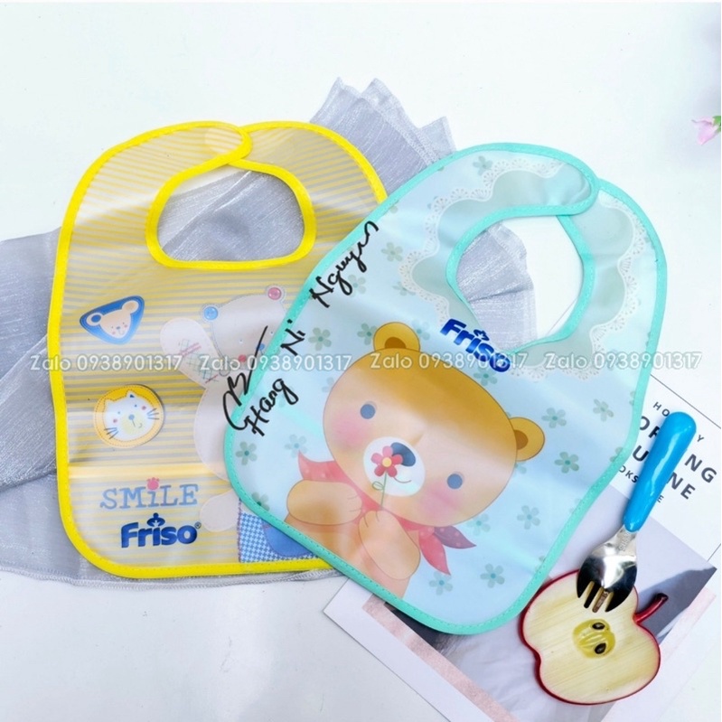 Yếm ăn dặm bằng nhựa cho bé