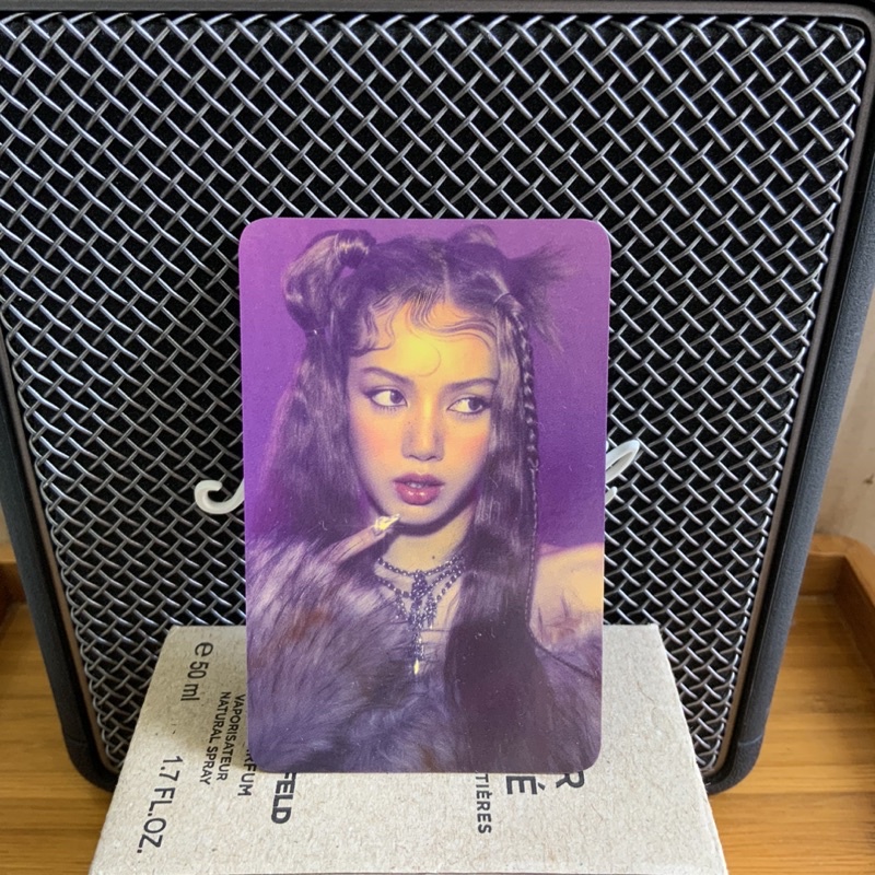 Card bo góc Lisa - Album Lalisa chính hãng