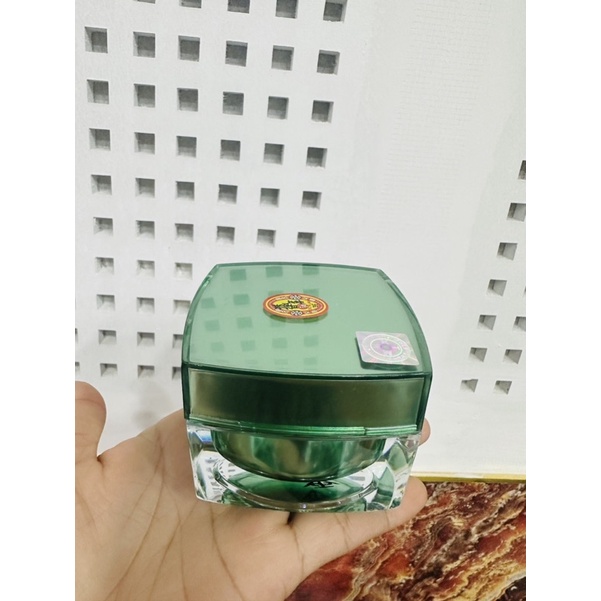 KEM SÂM VUÔNG XANH DƯỠNG TRẮNG DA CHỐNG 9 DẤU HIỆU LÃO HOÁ 80GR