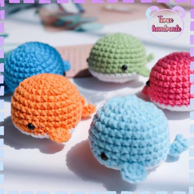 Móc khoá cá heo màu sắc bằng len handmade