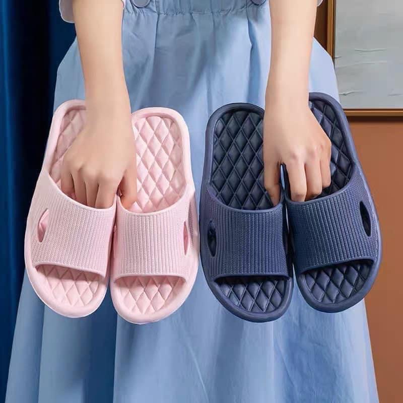 Dép đi trong nhà êm chân giúp matxa chân khi sử dụng, nhiều màu sắc trẻ trung