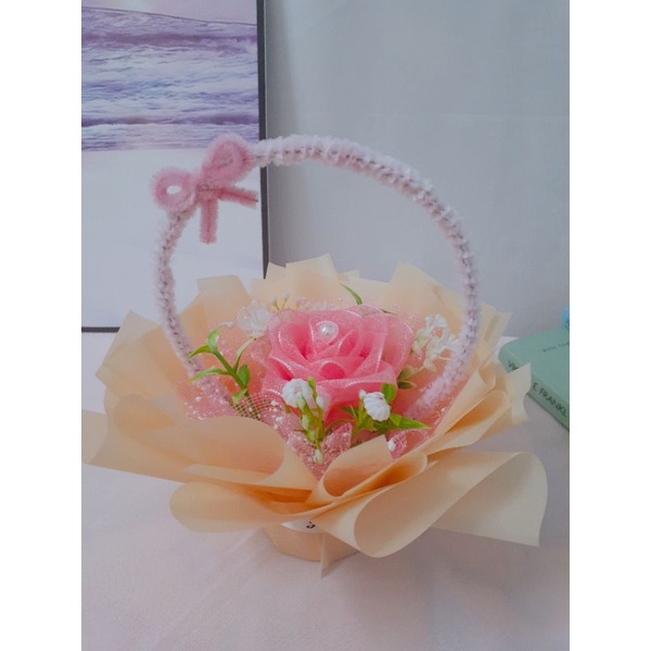 Giỏ hoa 1 bông hoa handmade làm quà tặng, trang trí bàn học, bàn làm việc, kèm đèn led