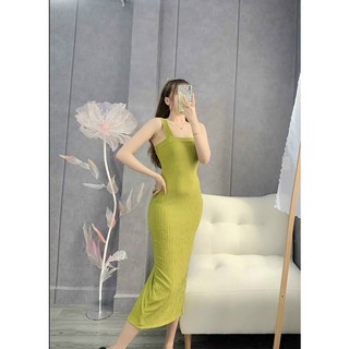 Đầm xốp 2 dây body xẻ tà