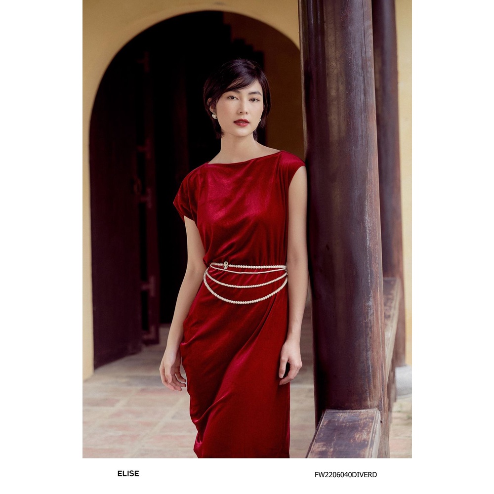 Đầm suông nhung đỏ cổ thuyền thiết kế Elise FW2206040DIVERD
