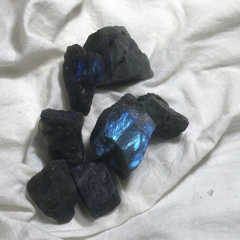 Đá Labradorite