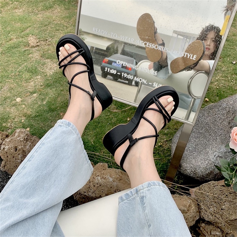 Giày sandals đế xuồng phối dây chéo