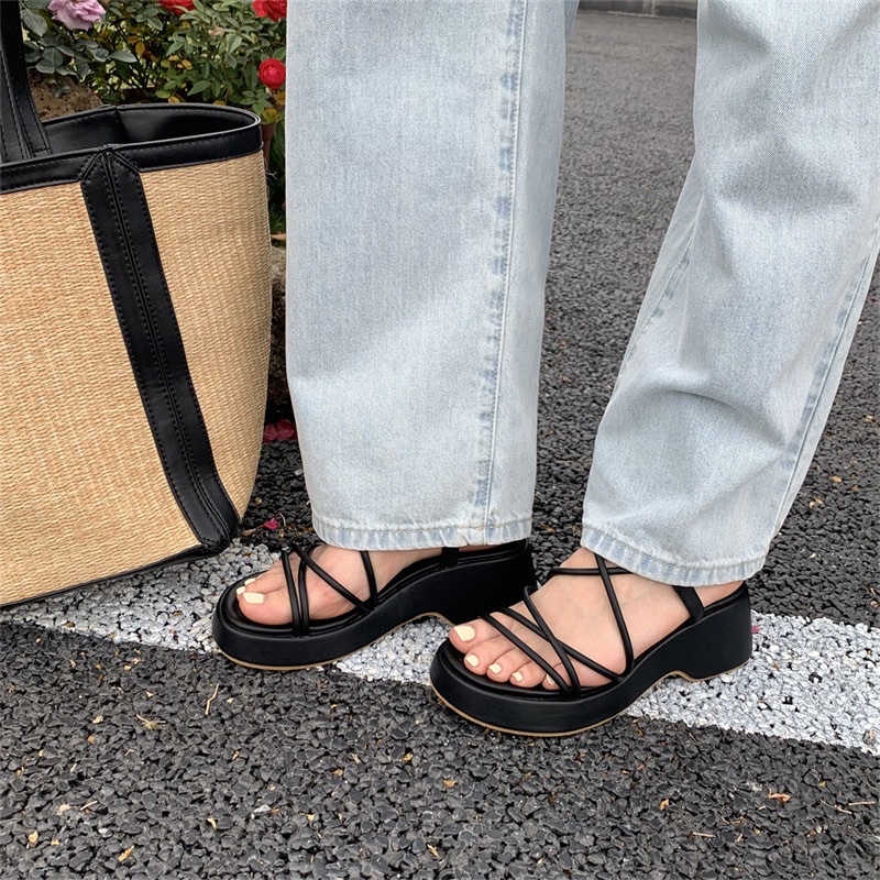 Giày sandals đế xuồng phối dây chéo