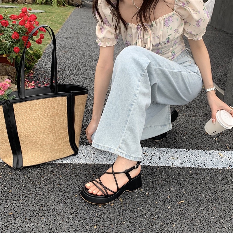 Giày sandals đế xuồng phối dây chéo