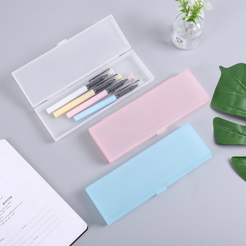 Hộp bút bằng nhựa trong