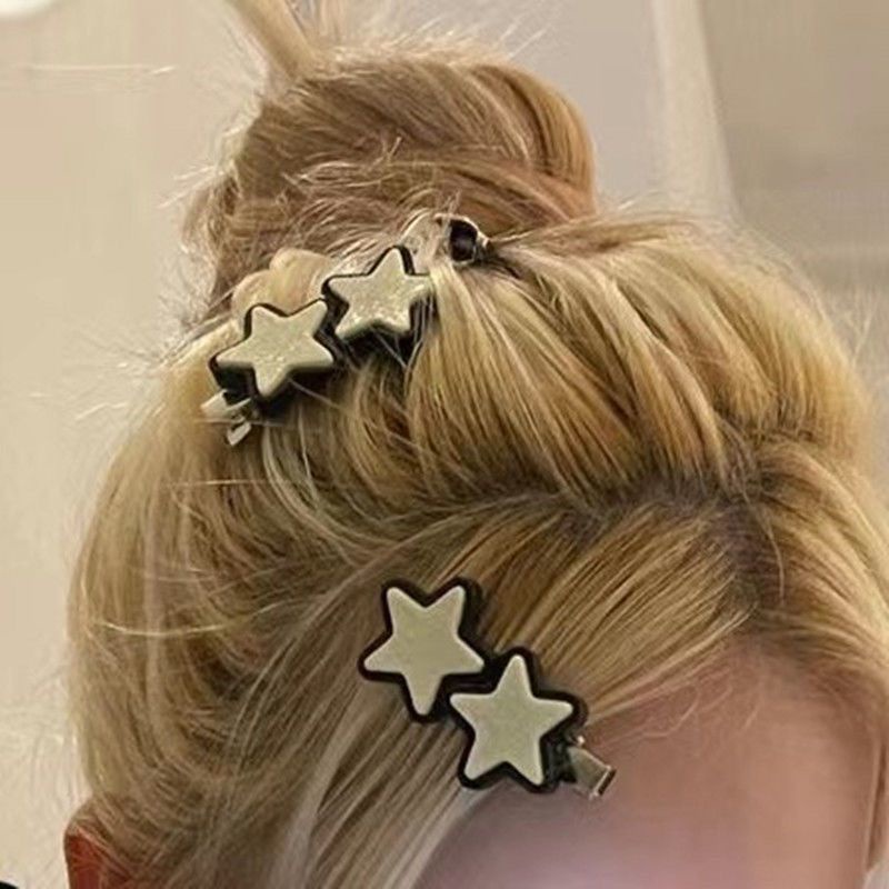 Kẹp Tóc Ngôi Sao Năm Cánh Màu Trắng Đen Y2K