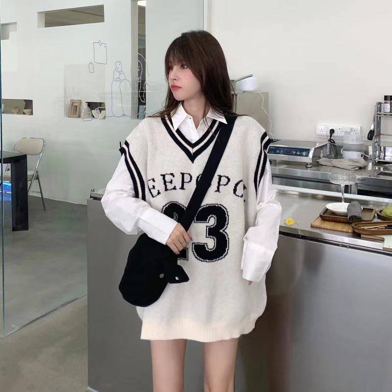 Set Áo Thun Dài Tay Cổ Chữ V + Quần Lửng Ống Rộng Thời Trang Nữ
