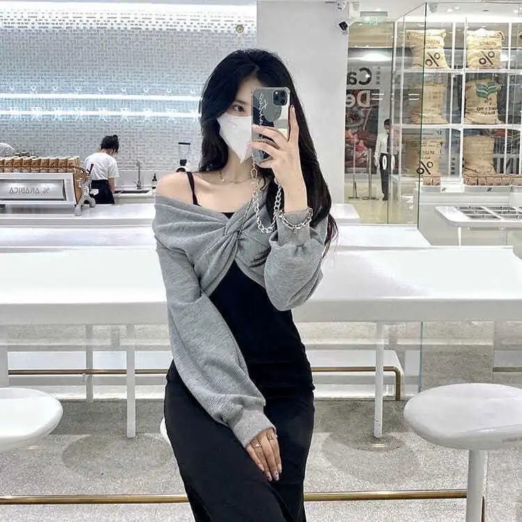 Đầm Đen Phối Lưới Xẻ Tà Kiểu Hồng Kông Cổ Điển Thời Trang Thu Đông 2021
