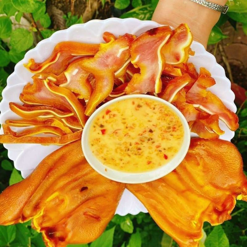 TAI HEO Ủ MUỐI - DAI GIÒN SẦN SẬT, THƠM NGON HẤP DẪN khay 500g giao Tp.hcm
