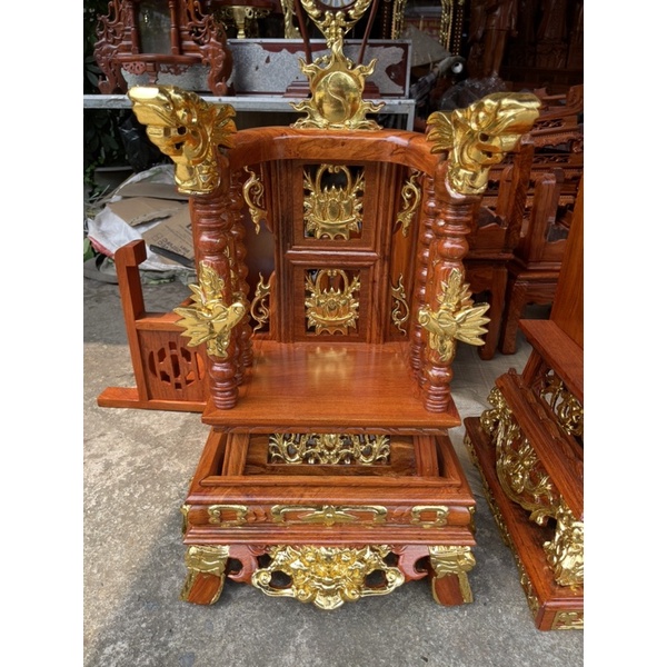 Ngai thờ gỗ hương rát vàng cao 67 rộng 40 sâu 32cm