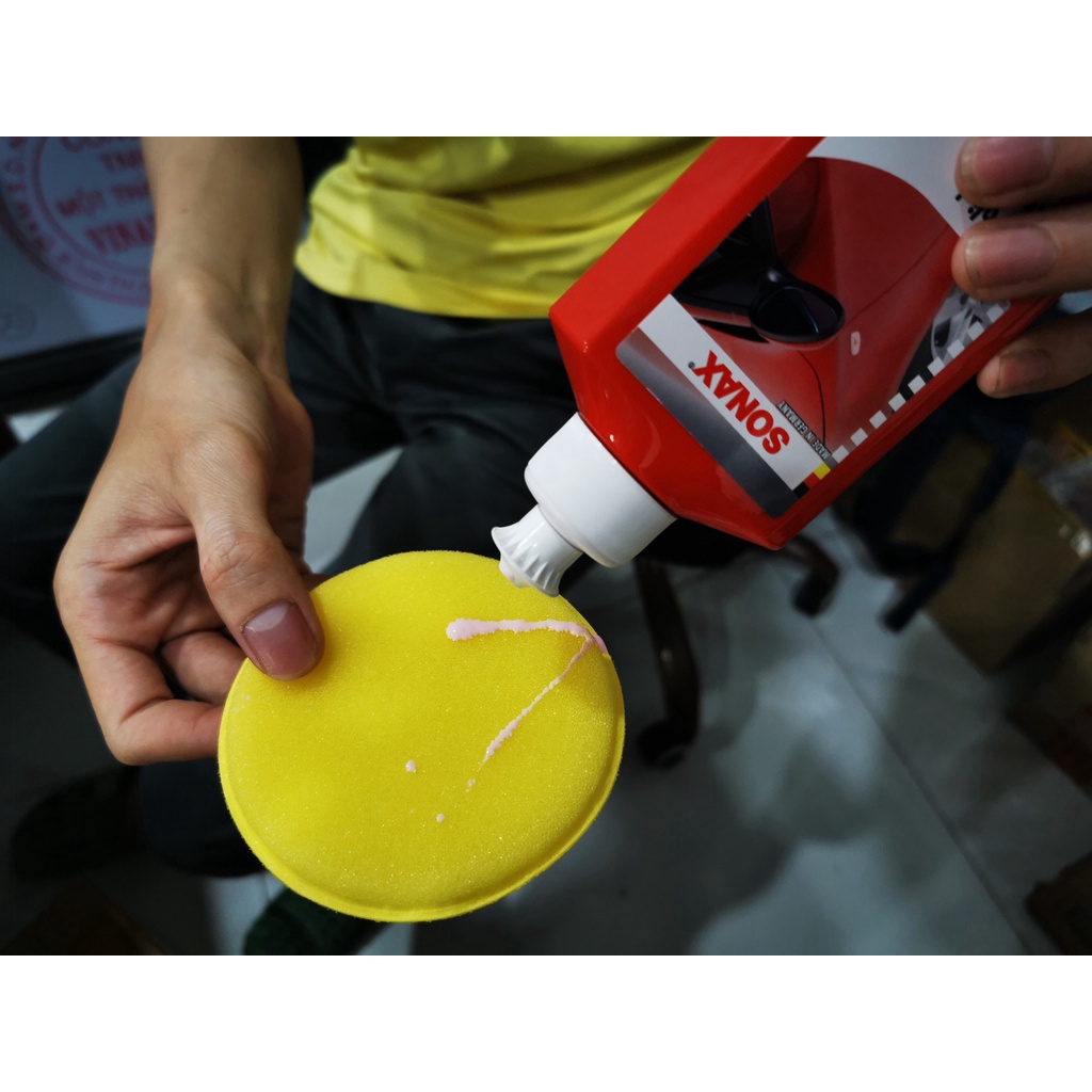 Kem Đánh Bóng Sơn Xe Mờ Xước Sonax 300100 Car Polish 250ml Tặng Khăn và Mút