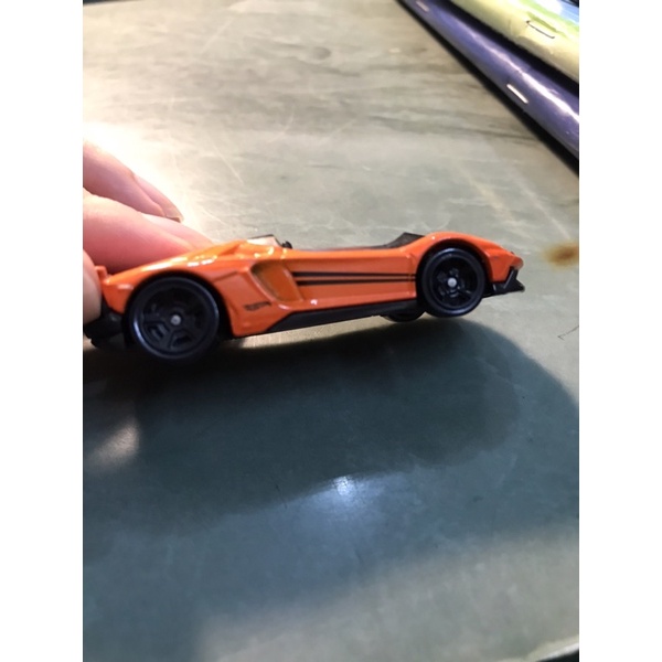 Hot wheels lamborghini aventador J lỗi trục bánh xe