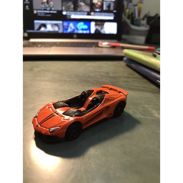 Hot wheels lamborghini aventador J lỗi trục bánh xe