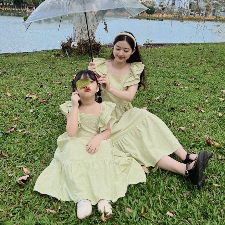 Đầm cho bé gái Set váy đôi mẹ và bé dáng maxi cánh tiên màu xanh cốm dễ thương